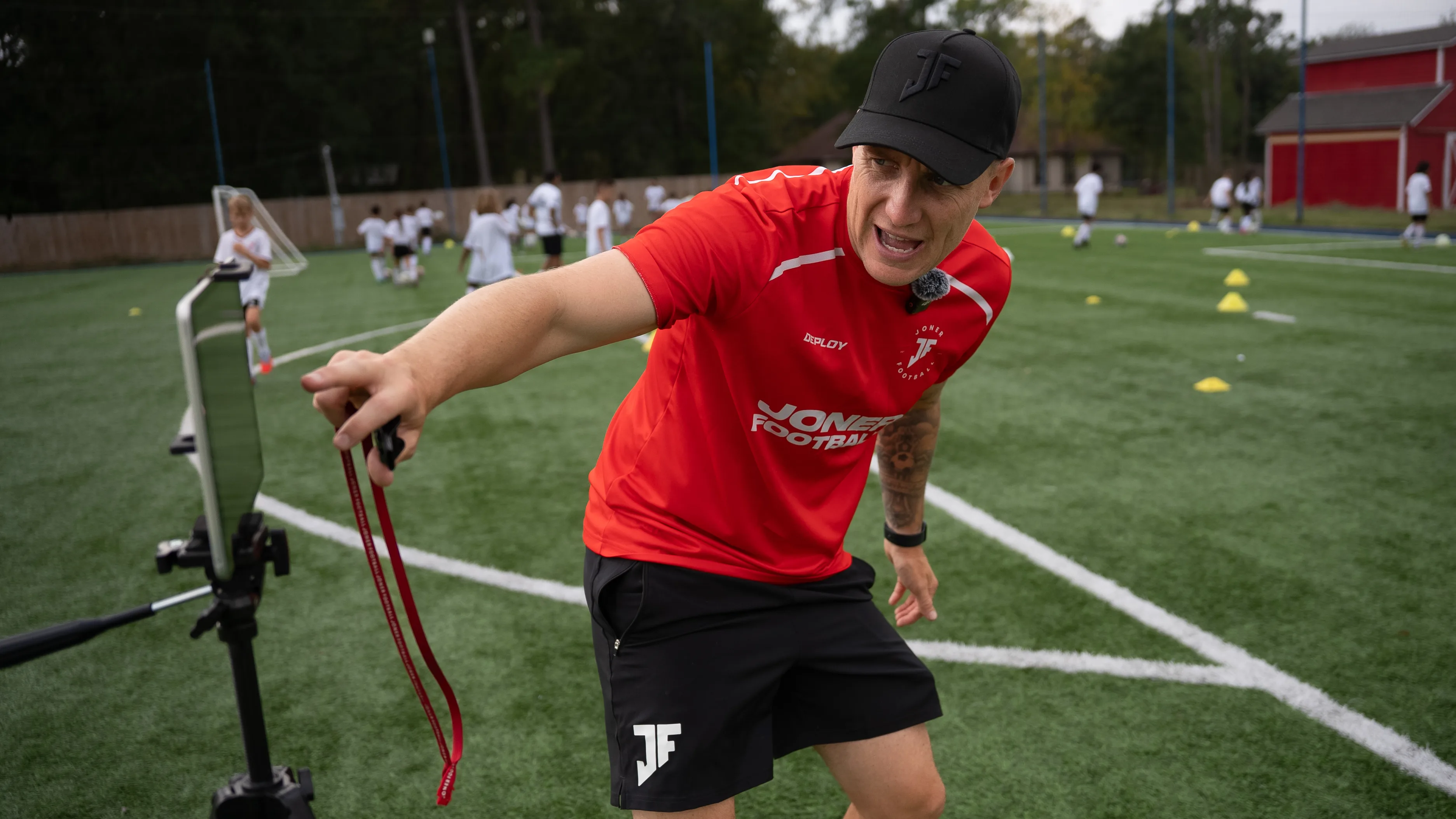 Lee Jones coaching and giving advice through the Joner Football App