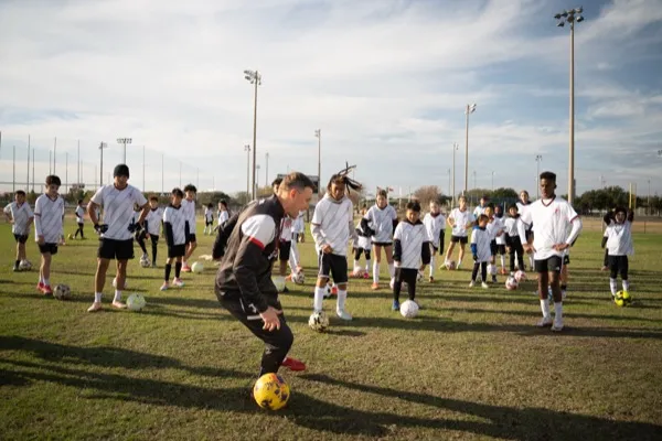 Joner Football training camp action photo 1