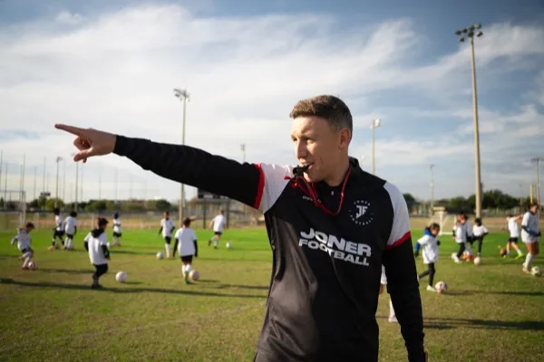 Joner Football training camp action photo 3